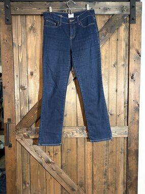 Women's Straight Leg Jeans in Dark Indigo - Classic Everyday Denim